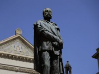 Spomenik Petru Preradoviću na Cvjetnom trgu C  Smatra se najuspješnijim Rendićevim djelom zbog vještog prikaza Preradovićeve suzdržanosti i dostojanstva.